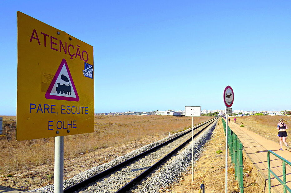 Passagens de nível pedonais vão passar a ser automatizadas para garantir a segurança dos banhistas    