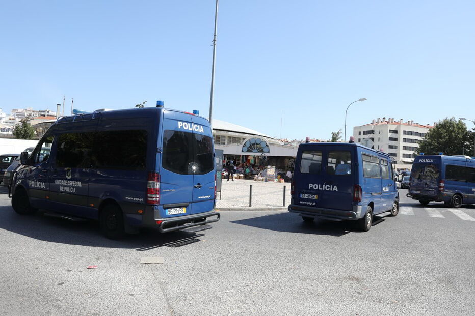 Operação policial no Mercado de Benfica
