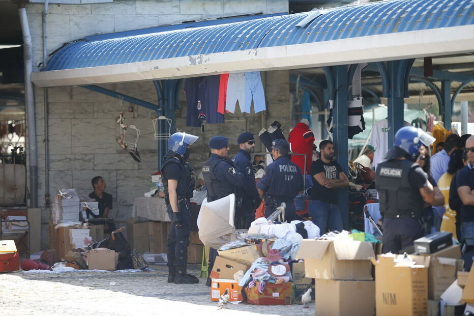 Operação policial no Mercado de Benfica