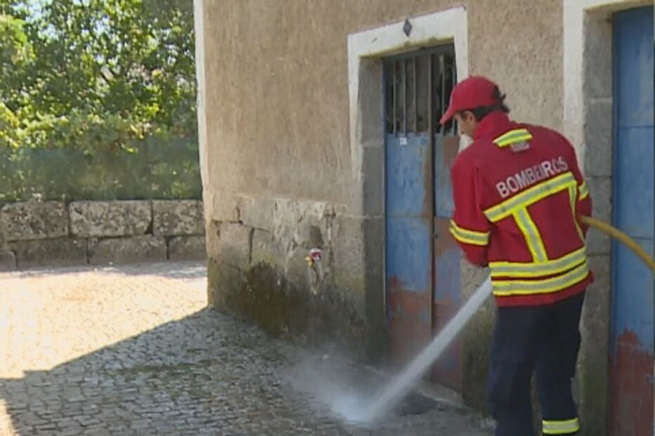 Homem esfaqueado até à morte em Oliveira do Hospital