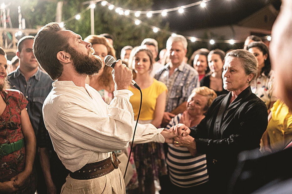 Sérgio Praia numa das cenas do filme que retrata o percurso de António Variações entre 1977 e 1981 