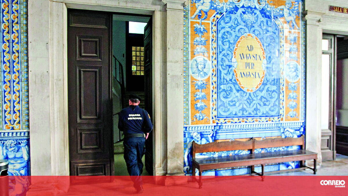 Punido por agredir ex-mulher na Figueira da Foz - Correio da Manhã