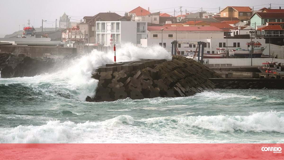 Mau tempo nos Açores provoca prejuízos "para cima da dezena de milhões de euros"