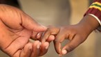 Cabo Verde quer pais a pagar custos com testes em processos de fuga à paternidade