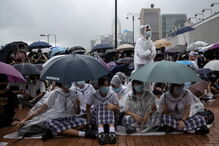 Protestos voltam a Hong Kong com greve geral e boicote às aulas