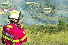 Dois bombeiros ficaram feridos no combate às chamas