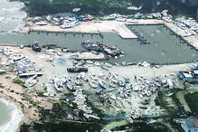 Imagem aérea mostra devastação causada pela tempestade na ilha Abaco 