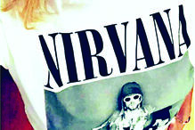 Atriz anunciou a gravidez nas redes sociais com uma fotografia em que mostra a barriga de grávida. “Ainda consigo ver os pés”, escreveu na legenda da imagem 