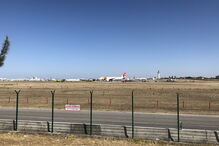 Motor de avião da TAP explode e aparelho aterra de emergência no aeroporto de Lisboa