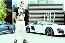 Os automóveis são um adereço fundamental nas suas gravações 