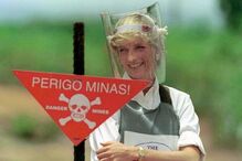 Em Janeiro de 1997, Diana de Gales deslocou-se a em Angola em missão pela retirada das minas terrestres nos campos de guerra