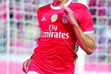 Vinícius contraiu uma lesão muscular na região posterior da coxa esquerda 