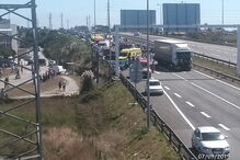 Choque em cadeia faz oito feridos e corta A28 no sentido Porto - Viana do Castelo na Póvoa do Varzim