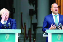 Boris Johnson e o primeiro-ministro irlandês