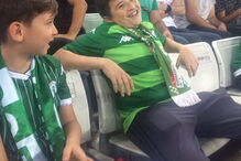 2019-09-10_13_14_07 Rapaz menor filmado a fumar durante jogo de futebol, afinal é um homem de 36 anos.JPG