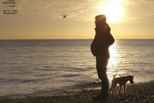 Transgénero dá à luz e confessa dificuldades de ser mulher