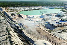 Vista aérea da mina de Casal Ventoso, em Alcácer do Sal, onde a empresa Sifucel - Sílicas procede à extração de areias