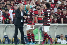 Jorge Jesus vira ídolo no Rio e Maracanã explode com cânticos para o 'mister' após nova vitória do Flamengo