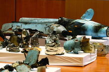 Destroços de mísseis após ataques às refinarias