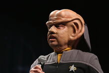 Aron Eisenberg a interpretar a personagem Nog