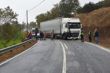 Colisão entre ambulância e pesado provoca três feridos graves em Celorico da Beira