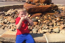 Menino autista de cinco anos rotulado de 