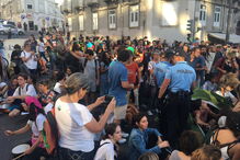 Extinction Rebellion Portugal em protesto em frente ao Banco de Portugal