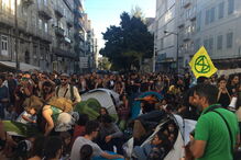 Extinction Rebellion Portugal em protesto em frente ao Banco de Portugal