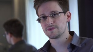 Putin atribui cidadania russa ao denunciante norte-americano Edward Snowden