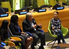 António Guterres discursa ao lado da ativista Greta Thunberg