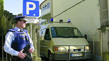 Triplo homicida julgado por tráfico na cadeia