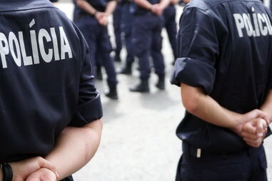 Agente foi demitida em julho de 2018, mas contestou a decisão