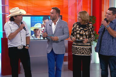 Lucas & Matheus apresentam novo tema 