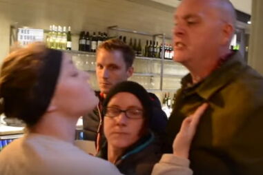 Ativista vegan agredida com soco durante manifestação em pizzaria