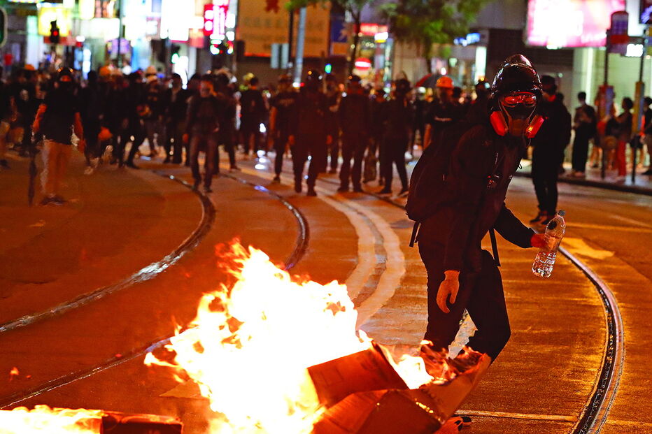 Manifestantes montaram barreiras improvisadas 