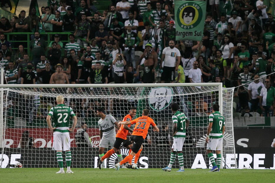 Rio Ave vence Sporting em Alvalade e adeptos criticam direção leonina