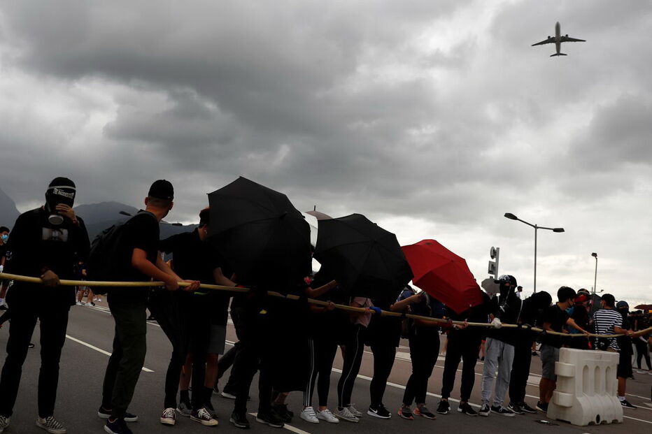 Protestos voltam a Hong Kong com greve geral e boicote às aulas