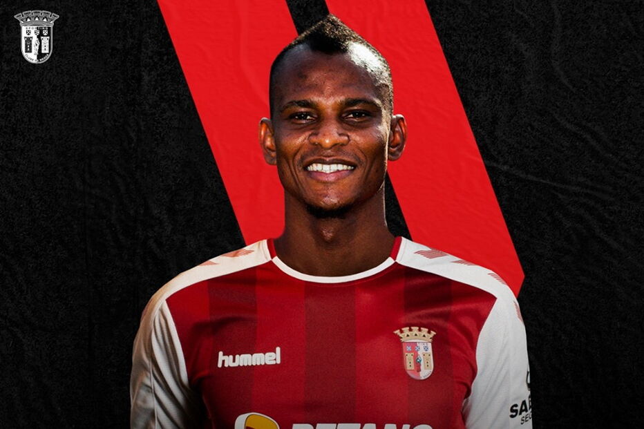 Médio nigeriano Uche Agbo reforça Sporting de Braga
