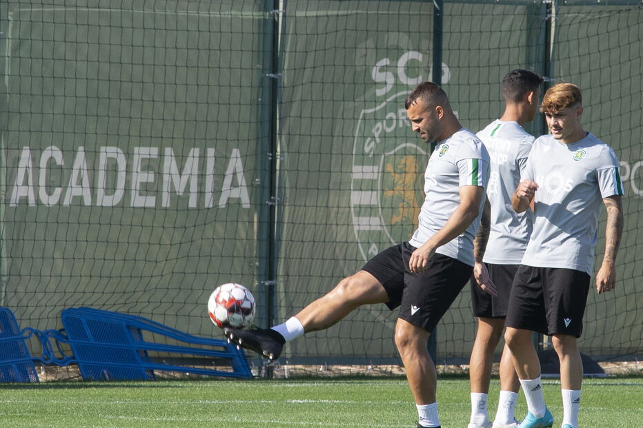 Reforços Jesé Rodríguez e Bolasie já treinam no Sporting com Leonel Pontes ao comando