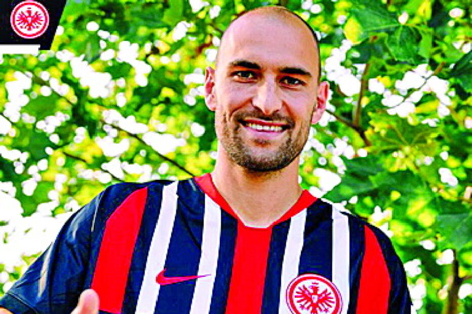 Bas Dost saiu para o E. Frankfurt 