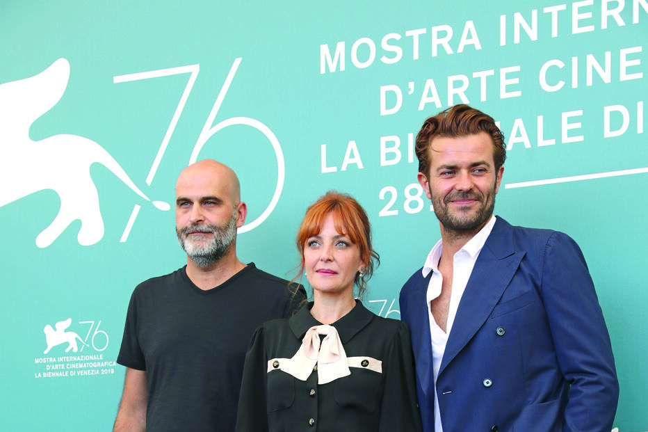 O realizador Tiago Guedes com Sandra Faleiro e Albano Jerónimo