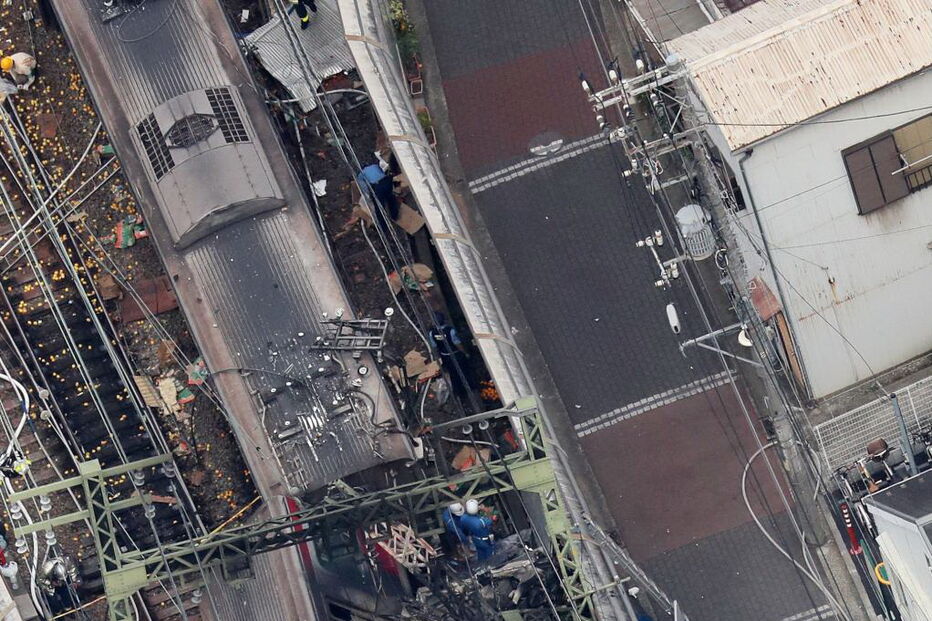 Colisão entre comboio e camião faz mais de 30 feridos no Japão