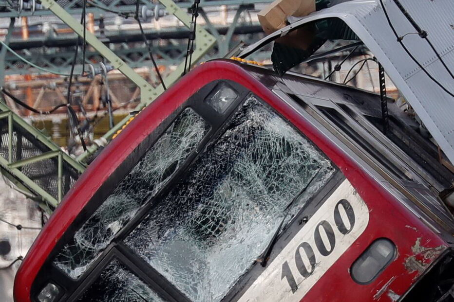 Colisão entre comboio e camião faz mais de 30 feridos no Japão