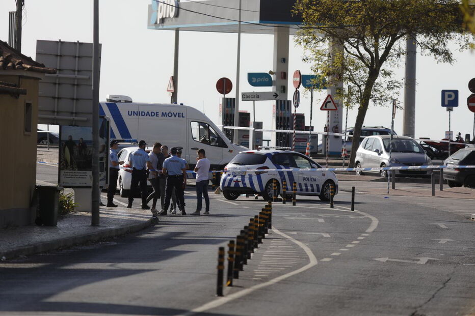 Homem esfaqueado até à morte em posto de combustível em Oeiras