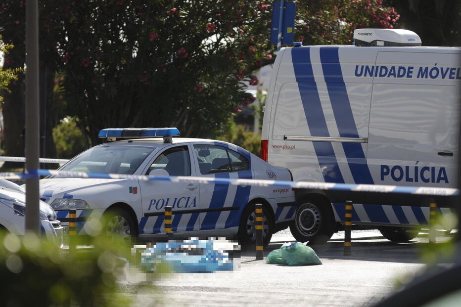 Homem esfaqueado até à morte em posto de combustível em Oeiras