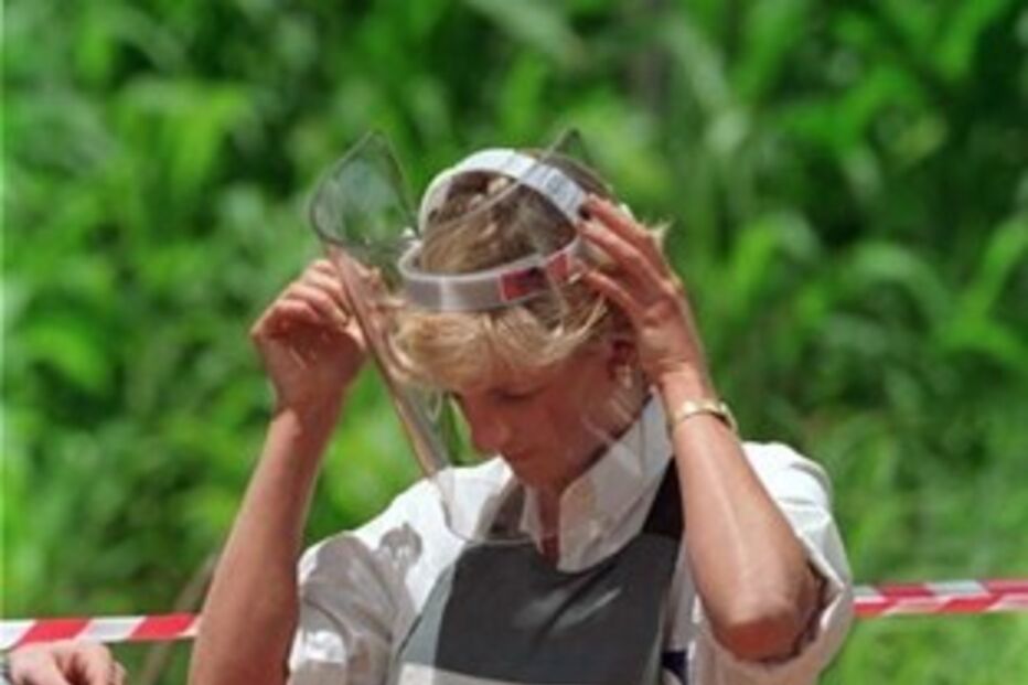 Em Janeiro de 1997, Diana de Gales deslocou-se a em Angola em missão pela retirada das minas terrestres nos campos de guerra