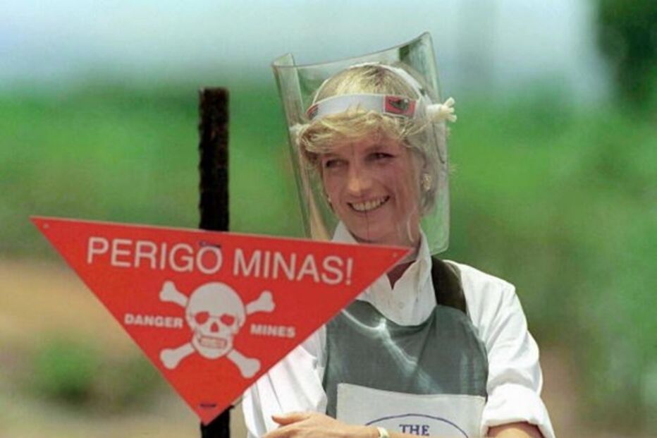 Em Janeiro de 1997, Diana de Gales deslocou-se a em Angola em missão pela retirada das minas terrestres nos campos de guerra