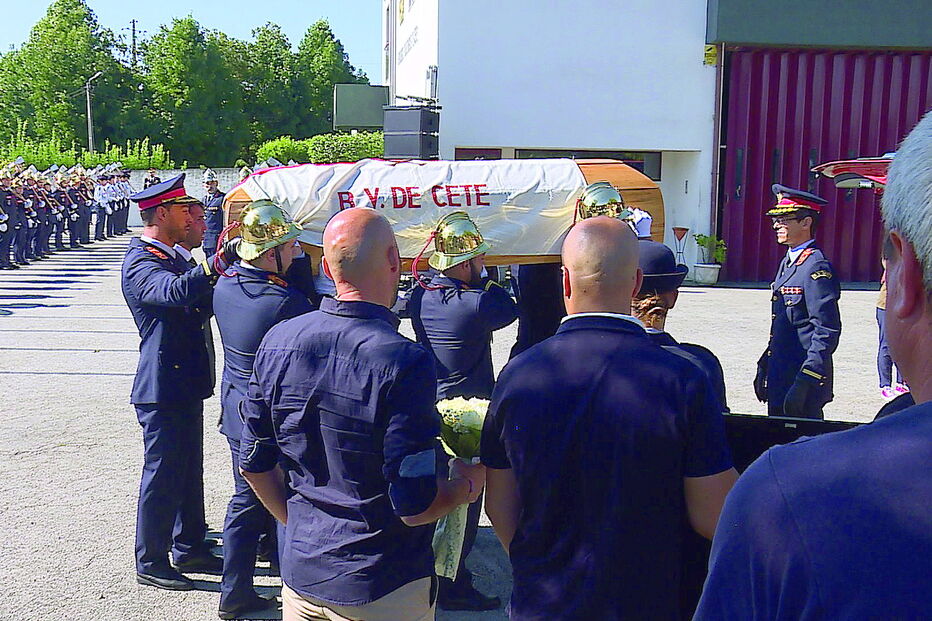 Corpo do piloto Noel Ferreira foi recebido com muita emoção