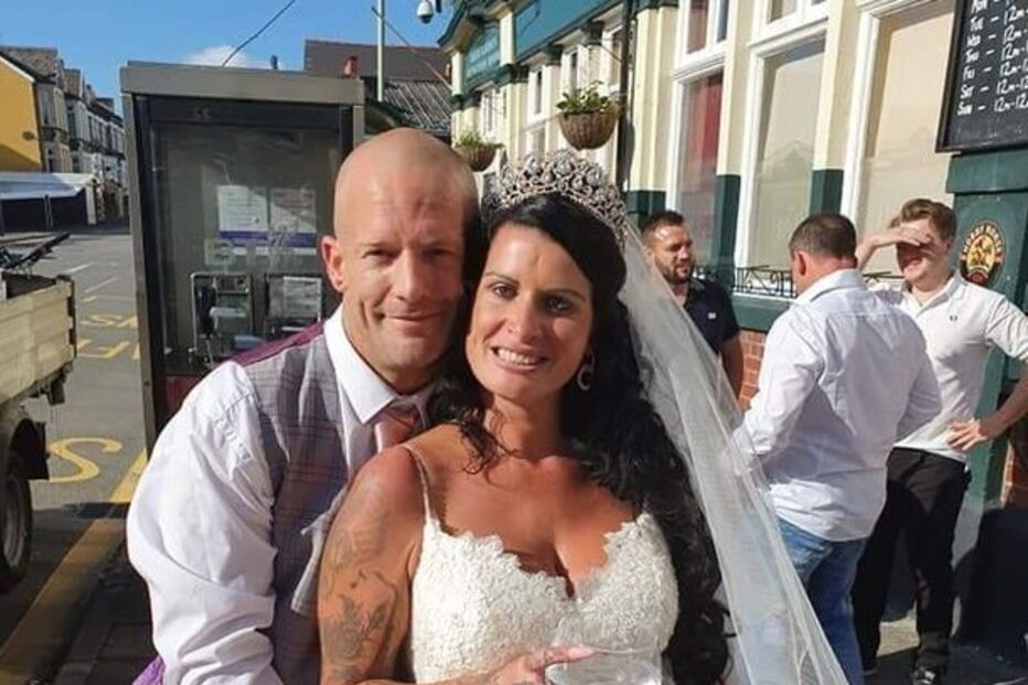 Paul e Aleasha casaram no mesmo instante