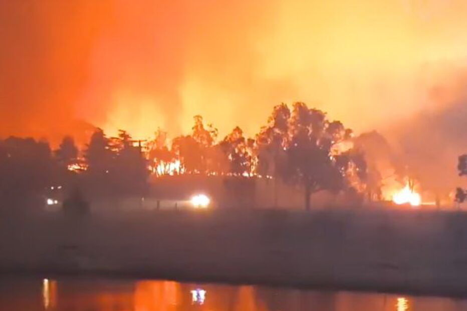 Incêndios na Austrália obrigam à retirada de centenas de pessoas